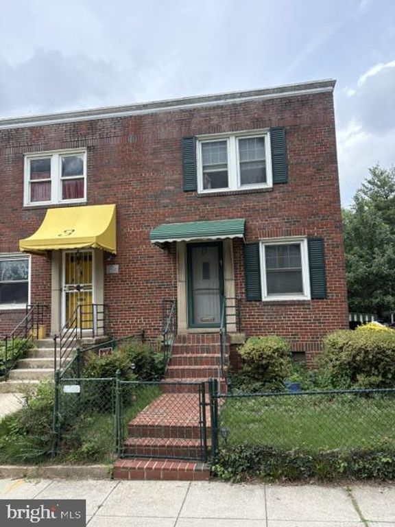 1 ROCK CREEK CHURCH RD NW, Washington, DC 20011