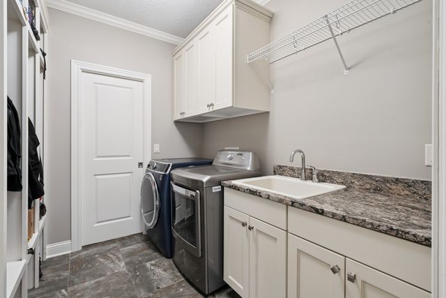 3366 Field Sike Drive, Bettendorf, IA 52722