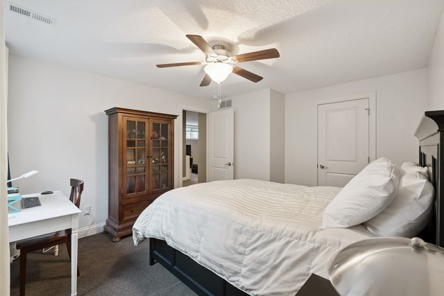 3366 Field Sike Drive, Bettendorf, IA 52722