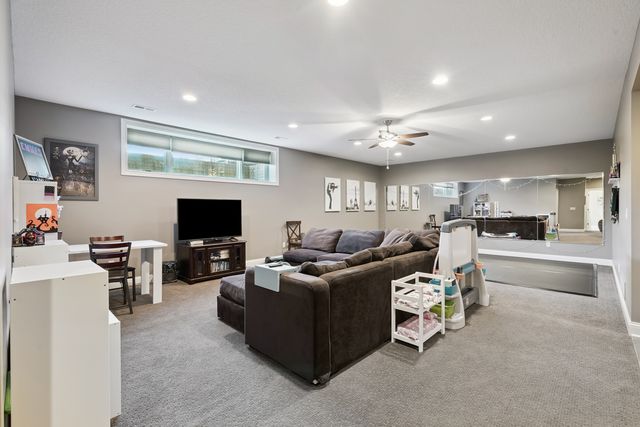 3366 Field Sike Drive, Bettendorf, IA 52722