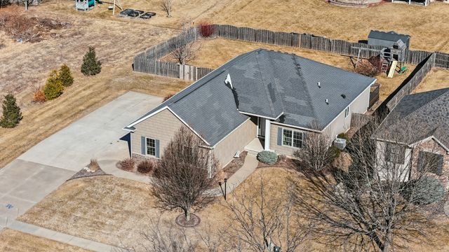 3366 Field Sike Drive, Bettendorf, IA 52722