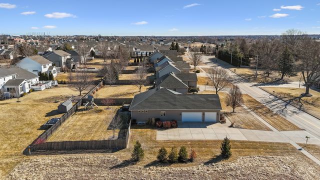 3366 Field Sike Drive, Bettendorf, IA 52722