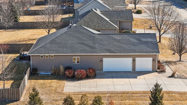 3366 Field Sike Drive, Bettendorf, IA 52722