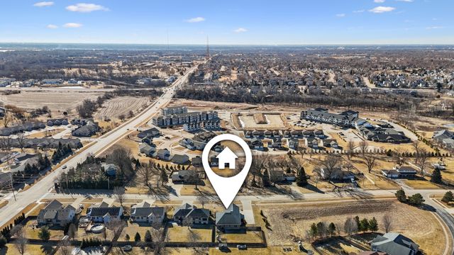 3366 Field Sike Drive, Bettendorf, IA 52722