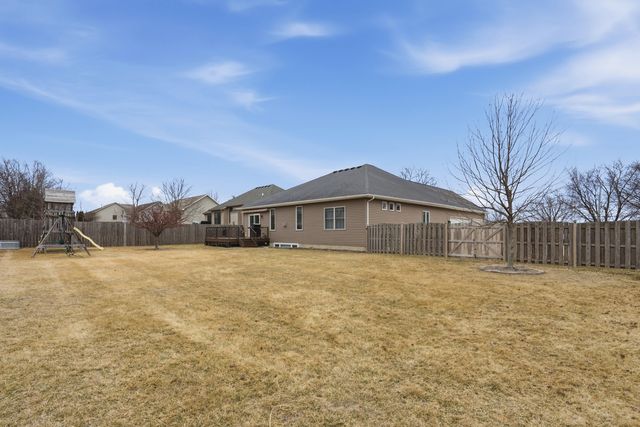 3366 Field Sike Drive, Bettendorf, IA 52722