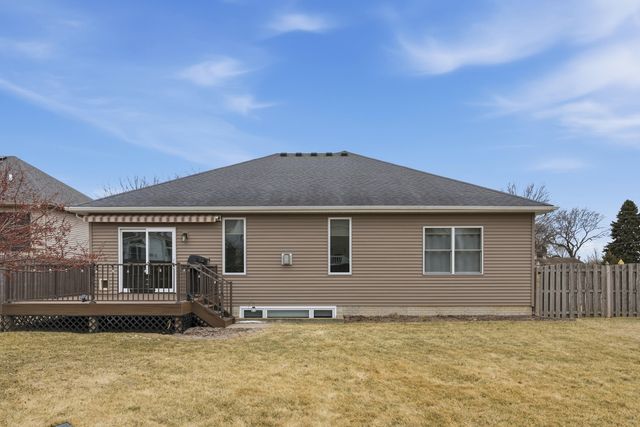 3366 Field Sike Drive, Bettendorf, IA 52722