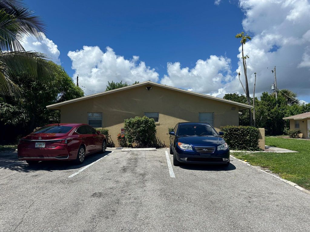 7905 Loomis Street 7905-7907, Lake Worth, FL 33462