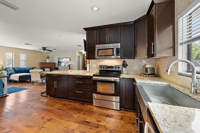 912 SEMINOLE BOULEVARD, Tarpon Springs, FL 34689