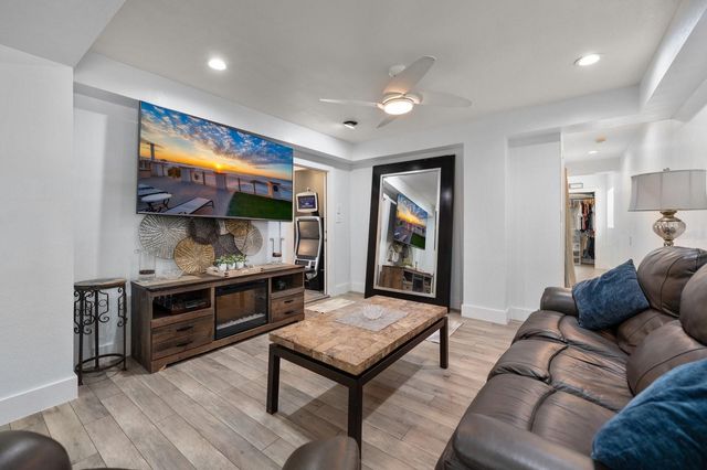 912 SEMINOLE BOULEVARD, Tarpon Springs, FL 34689