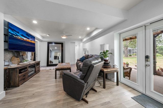 912 SEMINOLE BOULEVARD, Tarpon Springs, FL 34689