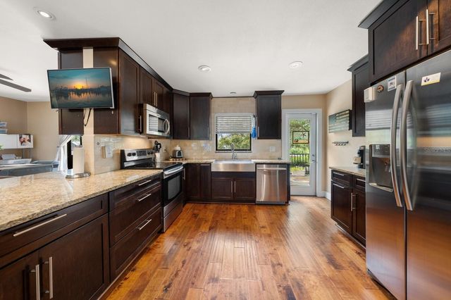 912 SEMINOLE BOULEVARD, Tarpon Springs, FL 34689