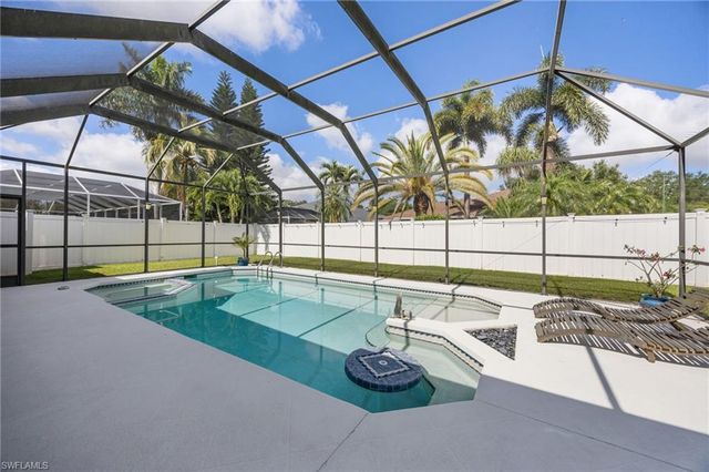 382 Burnt Pine DR, Naples, FL 34119