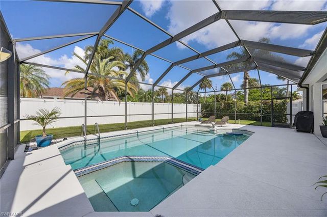382 Burnt Pine DR, Naples, FL 34119