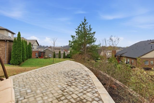 110 Irvine Ln, Franklin, TN 37064