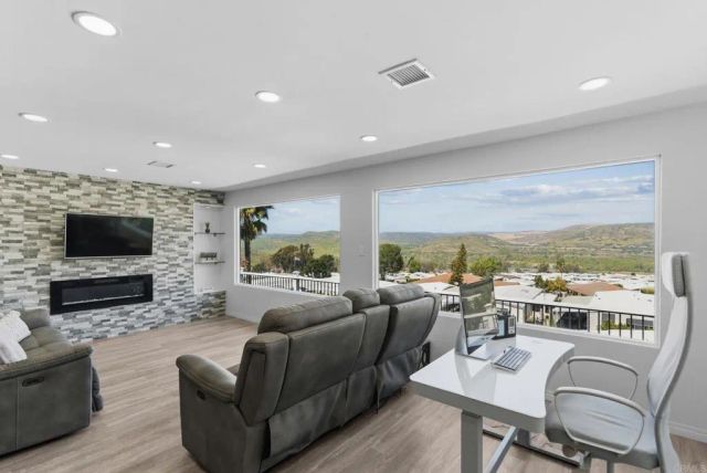 7467 Mission Gorge Rd. 219, Santee, CA 92071