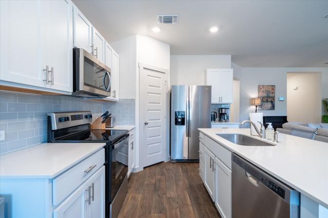 201 Elm Creek Drive, Hutto, TX 78634