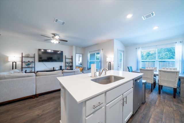 201 Elm Creek Drive, Hutto, TX 78634