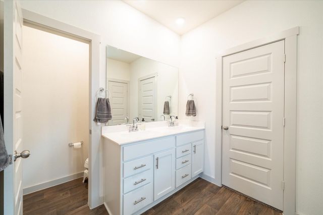 201 Elm Creek Drive, Hutto, TX 78634