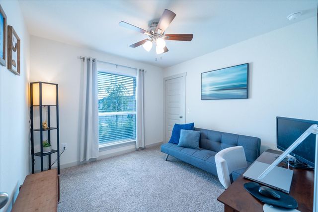 201 Elm Creek Drive, Hutto, TX 78634