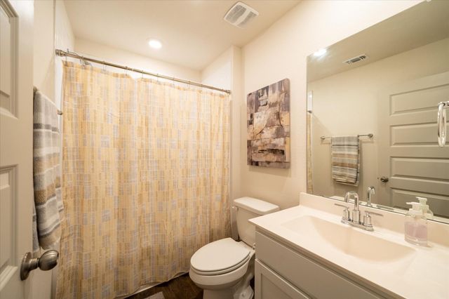 201 Elm Creek Drive, Hutto, TX 78634