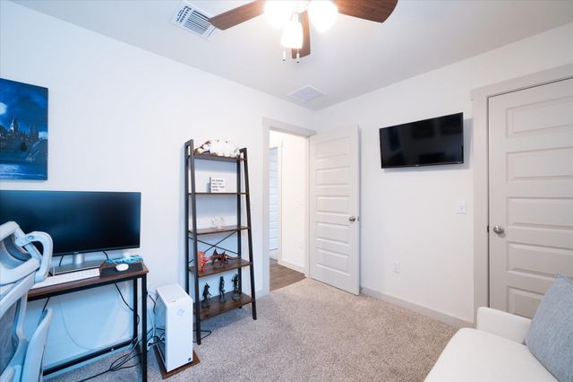 201 Elm Creek Drive, Hutto, TX 78634