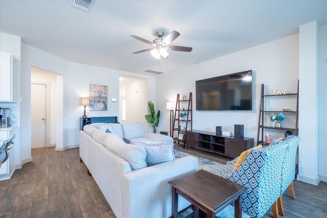 201 Elm Creek Drive, Hutto, TX 78634