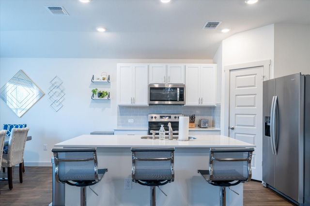 201 Elm Creek Drive, Hutto, TX 78634