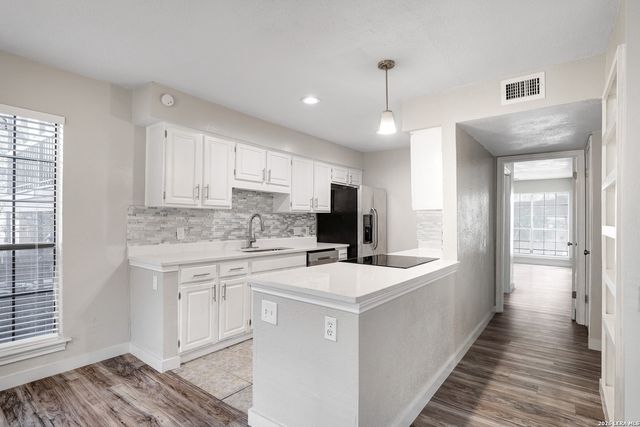 8611 Datapoint Dr Apt 43, San Antonio, TX 78229