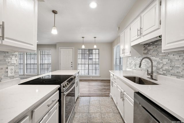 8611 Datapoint Dr Apt 43, San Antonio, TX 78229