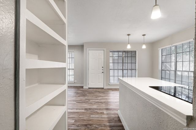 8611 Datapoint Dr Apt 43, San Antonio, TX 78229