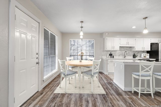 8611 Datapoint Dr Apt 43, San Antonio, TX 78229
