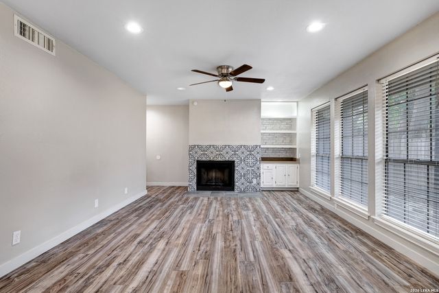 8611 Datapoint Dr Apt 43, San Antonio, TX 78229
