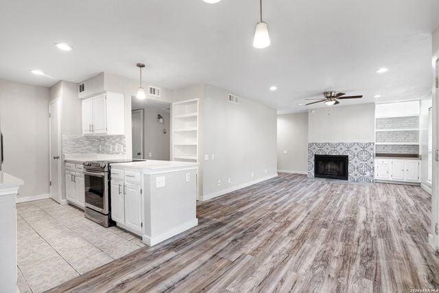 8611 Datapoint Dr Apt 43, San Antonio, TX 78229