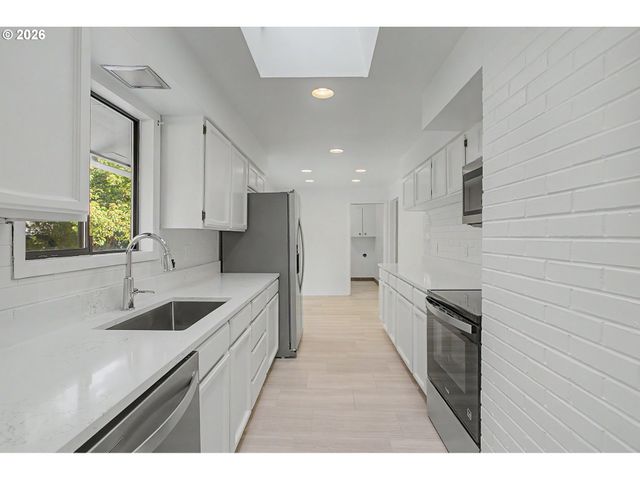 3018 Se 119TH Ave, Portland, OR 97266