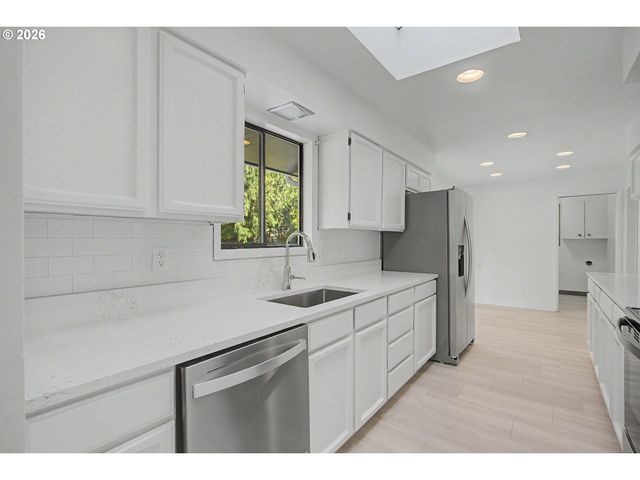 3018 Se 119TH Ave, Portland, OR 97266
