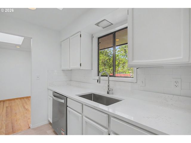 3018 Se 119TH Ave, Portland, OR 97266