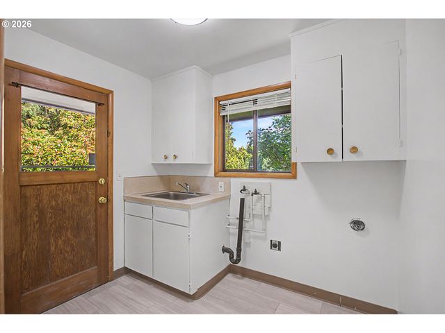 3018 Se 119TH Ave, Portland, OR 97266