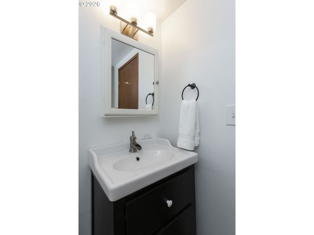 3018 Se 119TH Ave, Portland, OR 97266