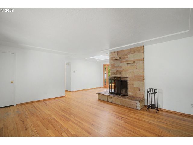 3018 Se 119TH Ave, Portland, OR 97266