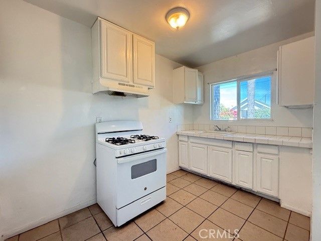 818 E C St, Colton, CA 92324