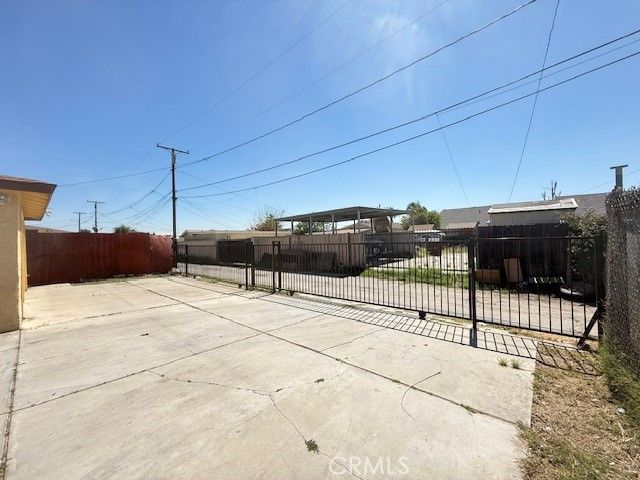 818 E C St, Colton, CA 92324