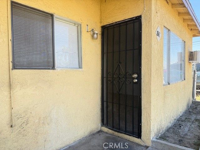 818 E C St, Colton, CA 92324