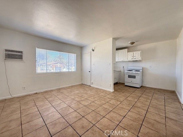 818 E C St, Colton, CA 92324