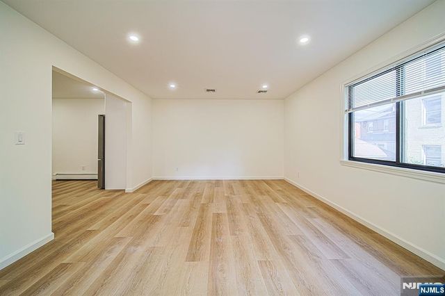 301 Grant Avenue 301, Cliffside Park, NJ 07010