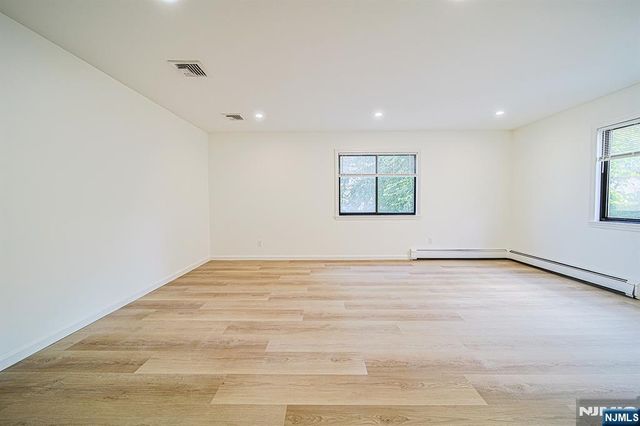 301 Grant Avenue 301, Cliffside Park, NJ 07010