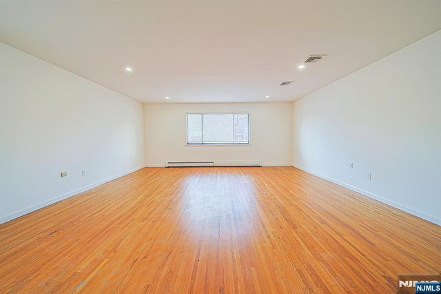 301 Grant Avenue 301, Cliffside Park, NJ 07010