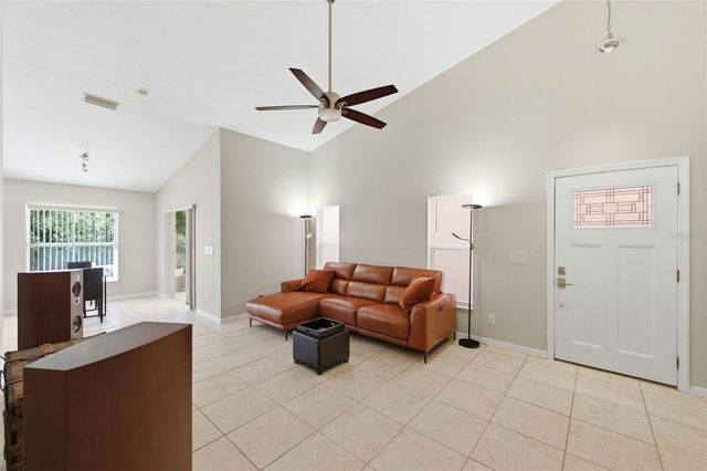 8618 VILLA LARGO DRIVE, Tampa, FL 33614