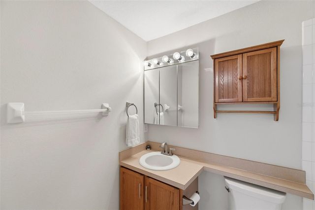 8618 VILLA LARGO DRIVE, Tampa, FL 33614