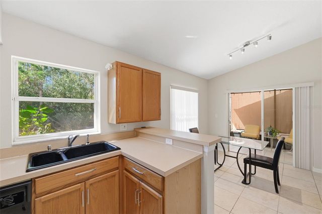 8618 VILLA LARGO DRIVE, Tampa, FL 33614