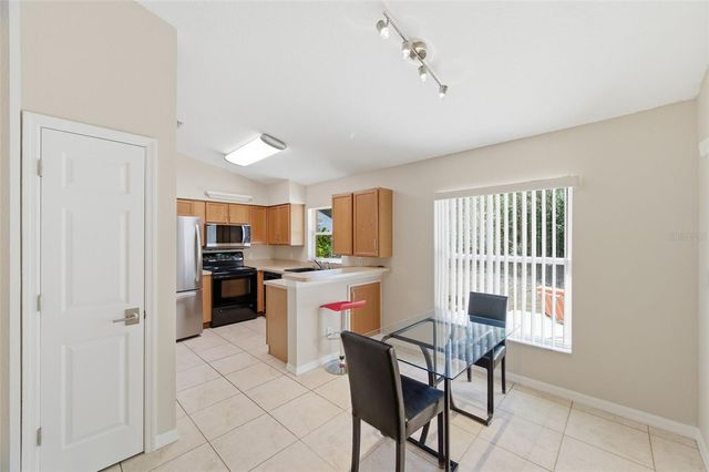 8618 VILLA LARGO DRIVE, Tampa, FL 33614